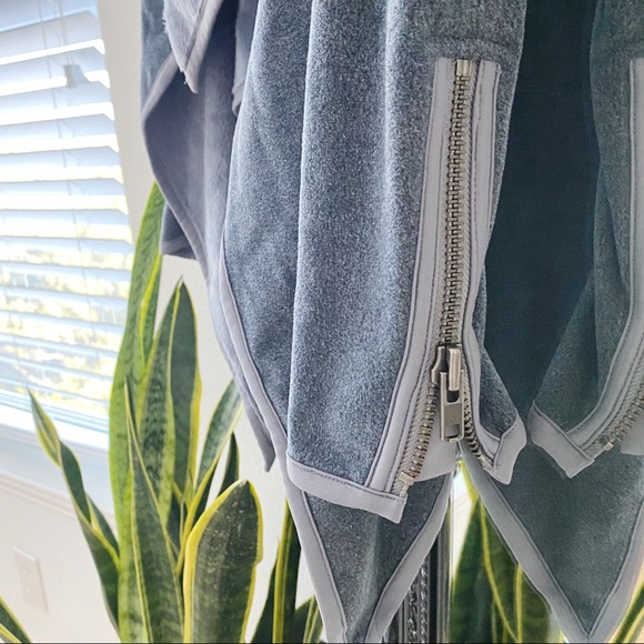 Lululemon | Women’s Grey Presence of Mind Fleece Jacket - Picture 4 of 6